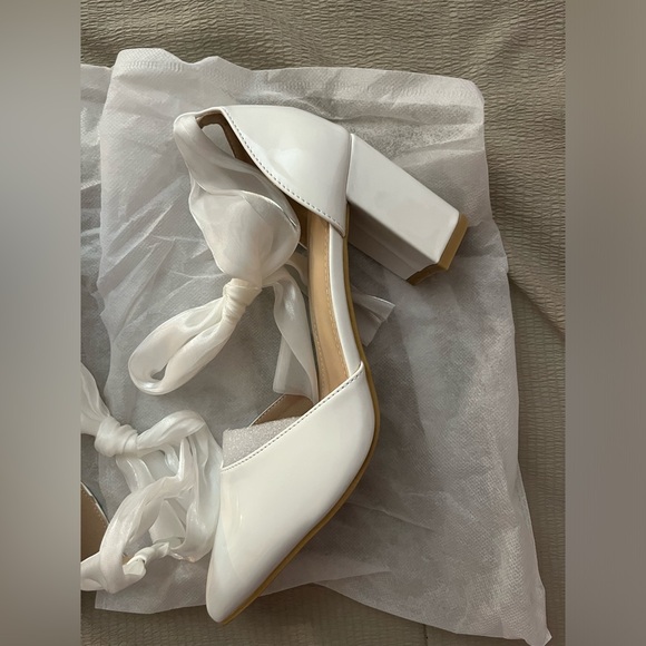 White Ribbon Heels - Picture 3 of 6